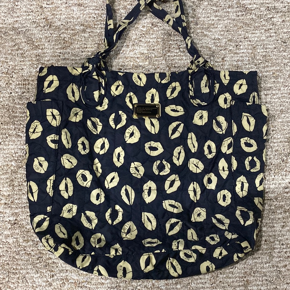 Marc Jacobs nylon quilted lips tote